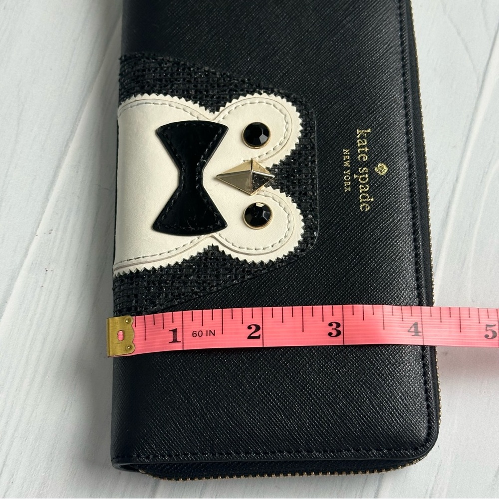 Kate Spade Penguin Rare Black White Zip Wallet - Picture 8 of 8